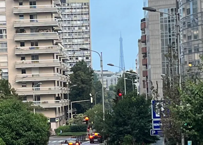 A Paris La Defense *